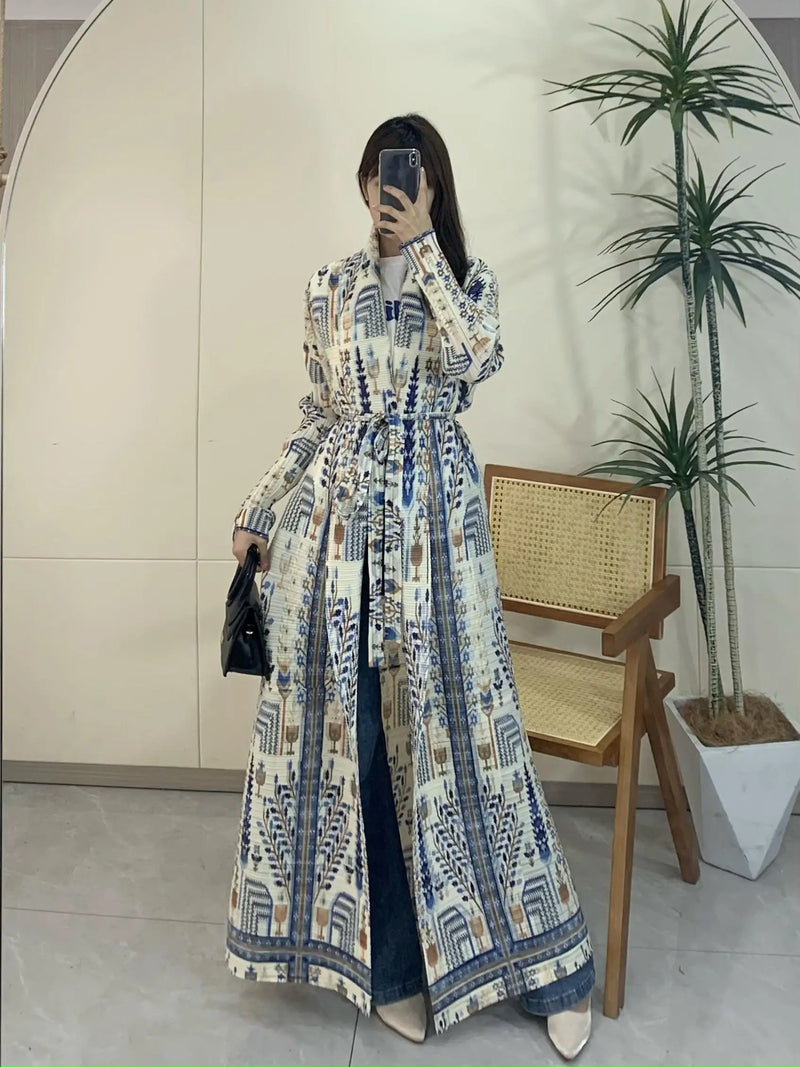 Elegant Long Trench Coat with Pleats Spring Summer 2024 New Fashionable Robe Jacket Cape Print Impassive Eye Catching Keep Short