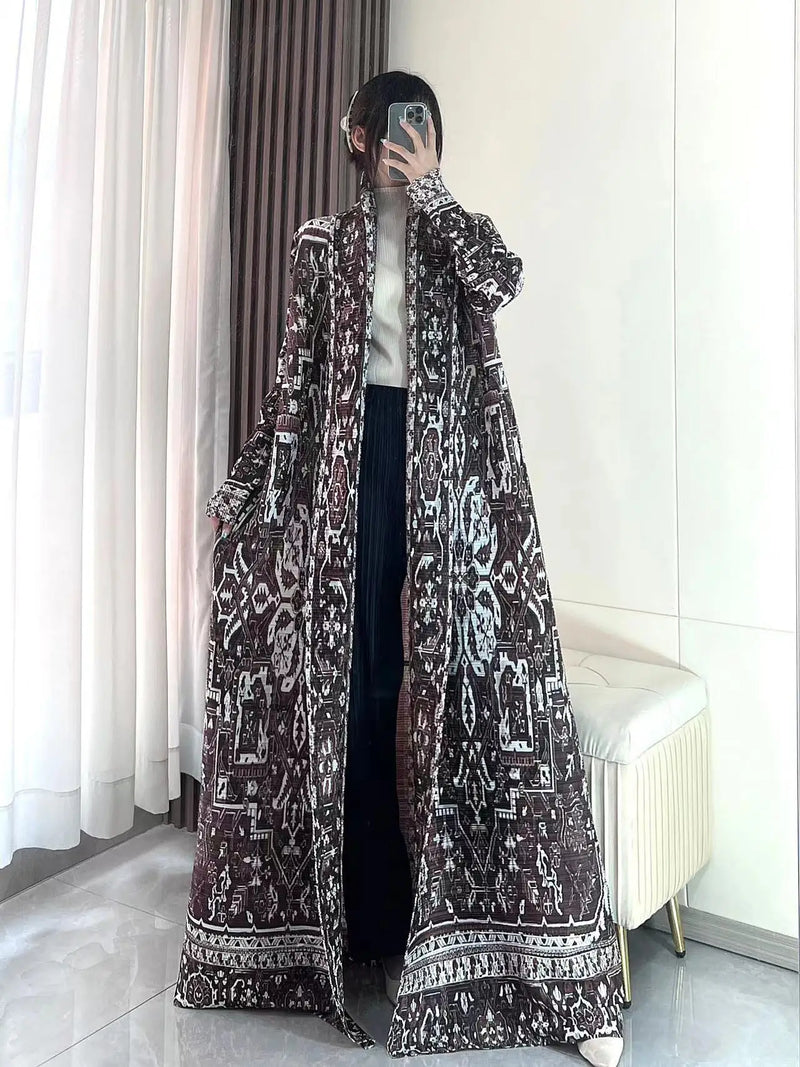 Elegant Long Trench Coat with Pleats Spring Summer 2024 New Fashionable Robe Jacket Cape Print Impassive Eye Catching Keep Short