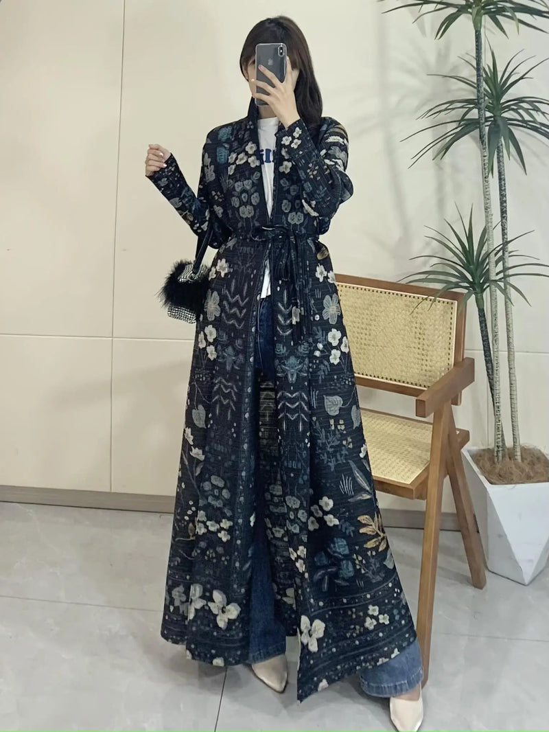 Elegant Long Trench Coat with Pleats Spring Summer 2024 New Fashionable Robe Jacket Cape Print Impassive Eye Catching Keep Short