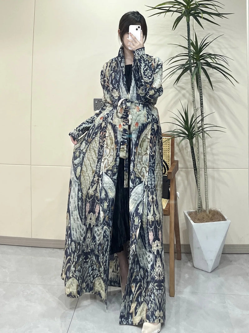 Elegant Long Trench Coat with Pleats Spring Summer 2024 New Fashionable Robe Jacket Cape Print Impassive Eye Catching Keep Short