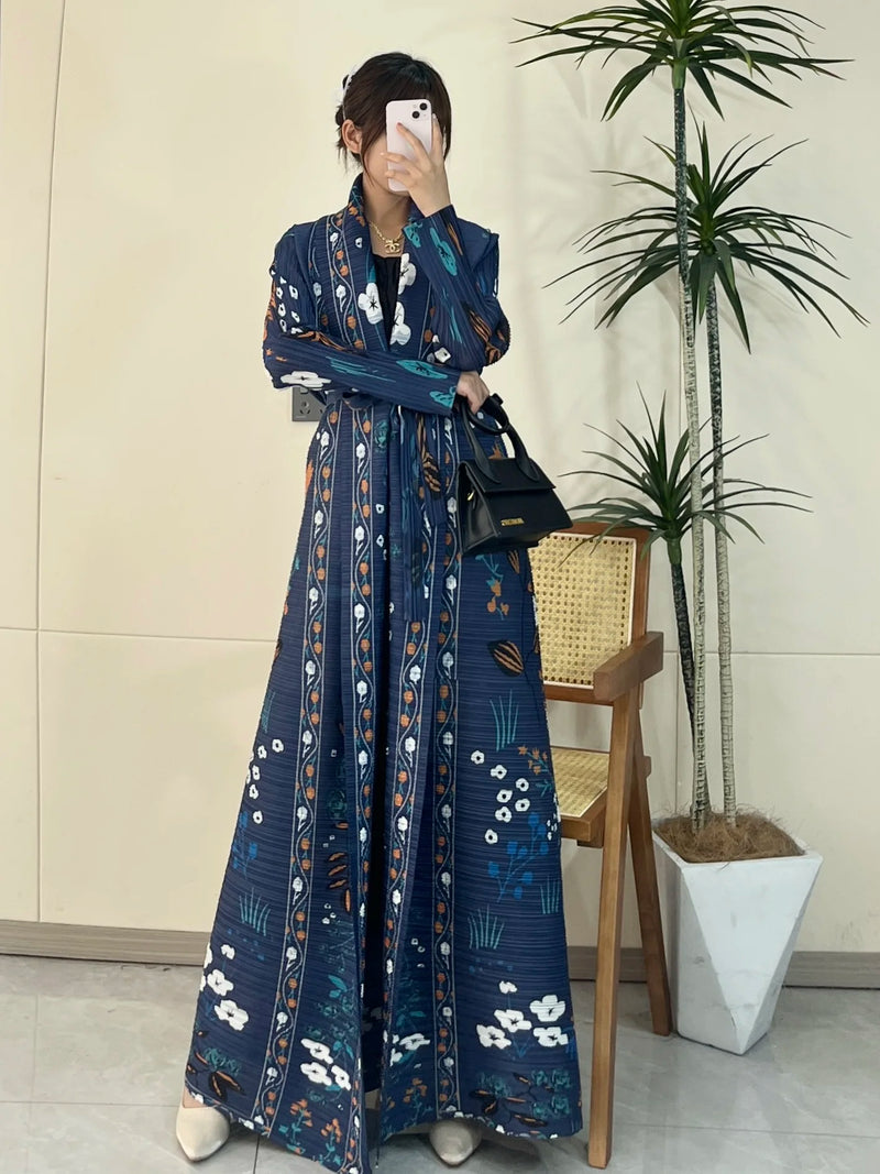 Elegant Long Trench Coat with Pleats Spring Summer 2024 New Fashionable Robe Jacket Cape Print Impassive Eye Catching Keep Short